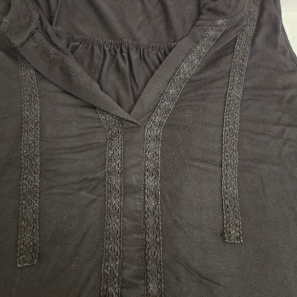 Women's Size Med Solid Black Sleeveless Embroidered Tunic - Picture 4 of 9